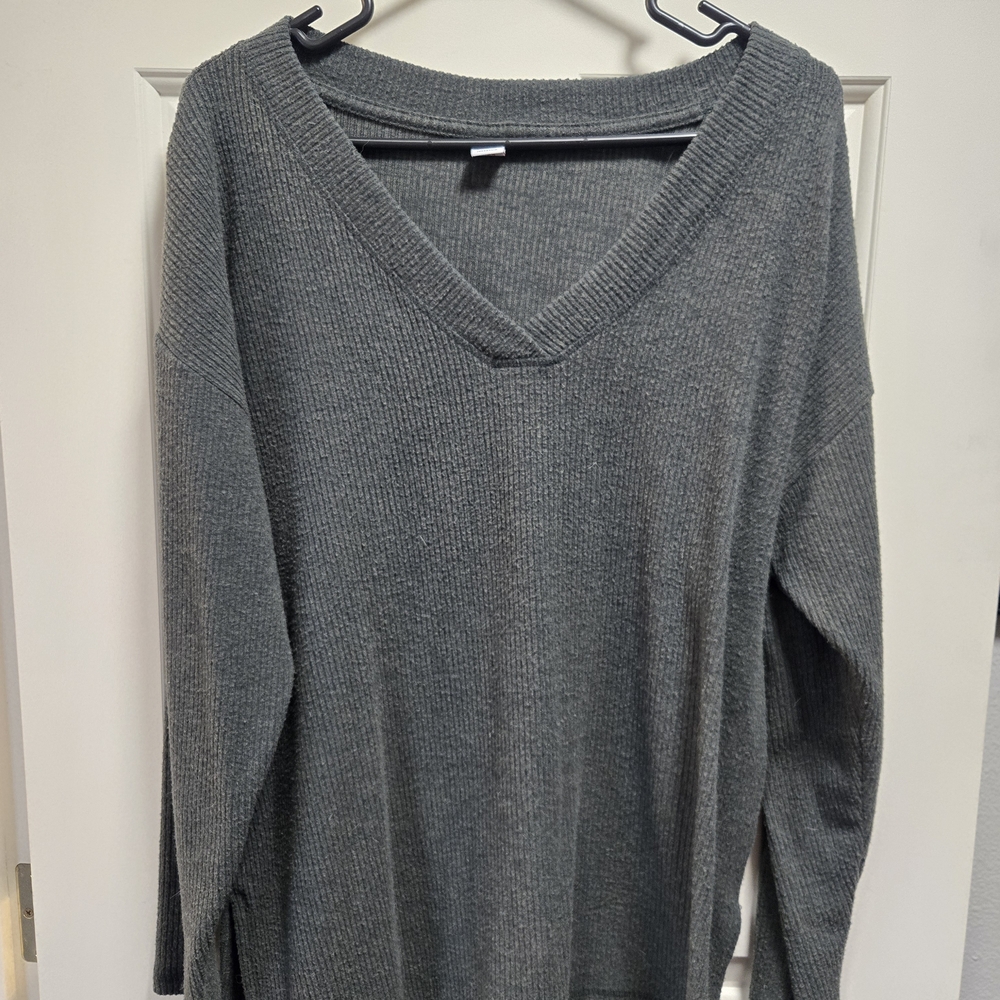 Old Navy Plush V Neck Sweater in Forrest Green